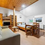 Haus Edelweiss Moelltal Apartment
