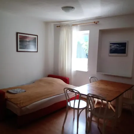 Haus Edelweiss Moelltal Флаттах