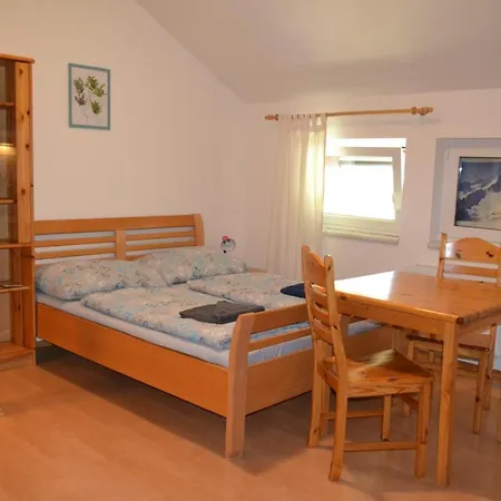 Haus Edelweiss Moelltal *