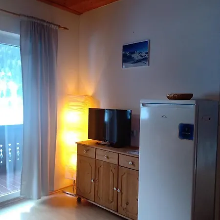 Haus Edelweiss Moelltal * Флаттах