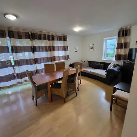 Haus Edelweiss Moelltal Флаттах